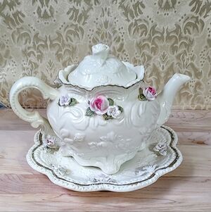 Ceramic Teapot On Tray Vintage 3D Roses Embossing Victorian With Lid